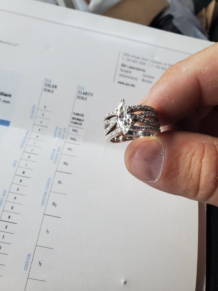 ENGAGEMENT RING. 14KT ..1.04CT DIAMOND