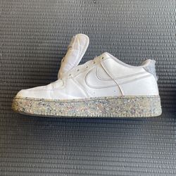 Air Force 1’s Size 7 Y