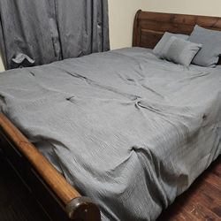 Queen Bed Set – Frame, Mattress & Bedding Included