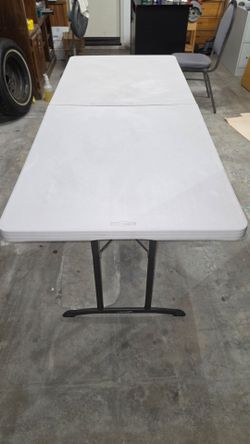 LIFETIME FOLDING 6 FOOT TABLE