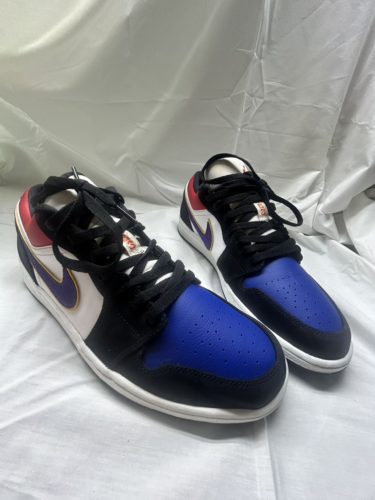 TOP 3 LAKERS JORDAN 1 low