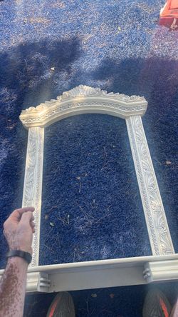 Ornate White Picture Frame – No Glass