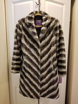 Beautiful faux fur jacket NEW