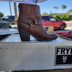 Frye Women's Boots Sz 8.5