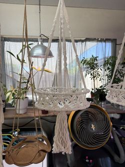 Macramé plant hangers