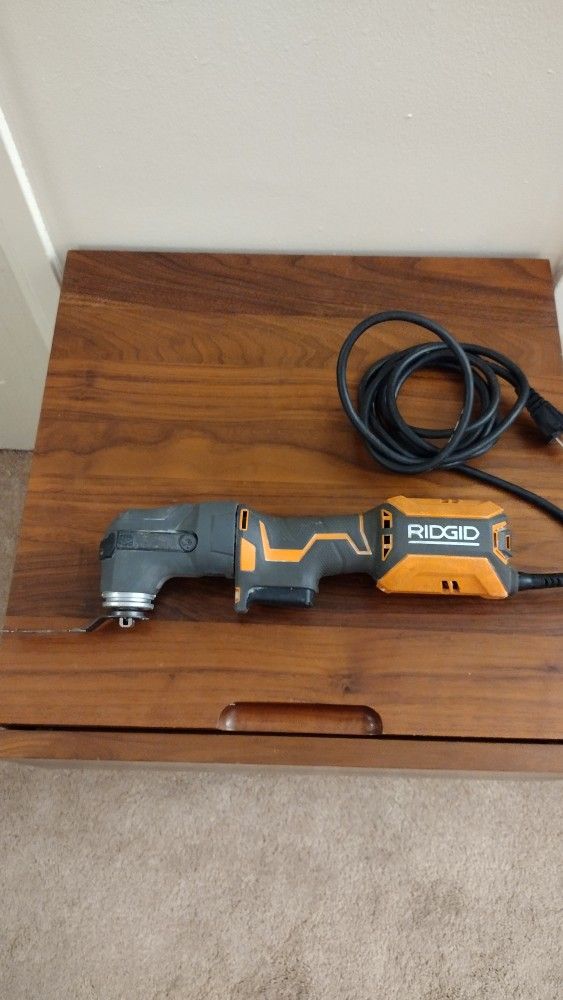 Ridgid R28700 Series B Corded 4 amps Multi-Tool,