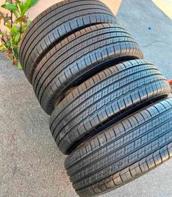 235 55 20 Michelin Tires Con 80% de Vida Las 4