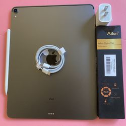 Apple IPad Pro 12.9” 3rd Generation (Face ID/Liquid Retina / Latest IOS 26) 512GB with keyboard, Pen & Accessories 