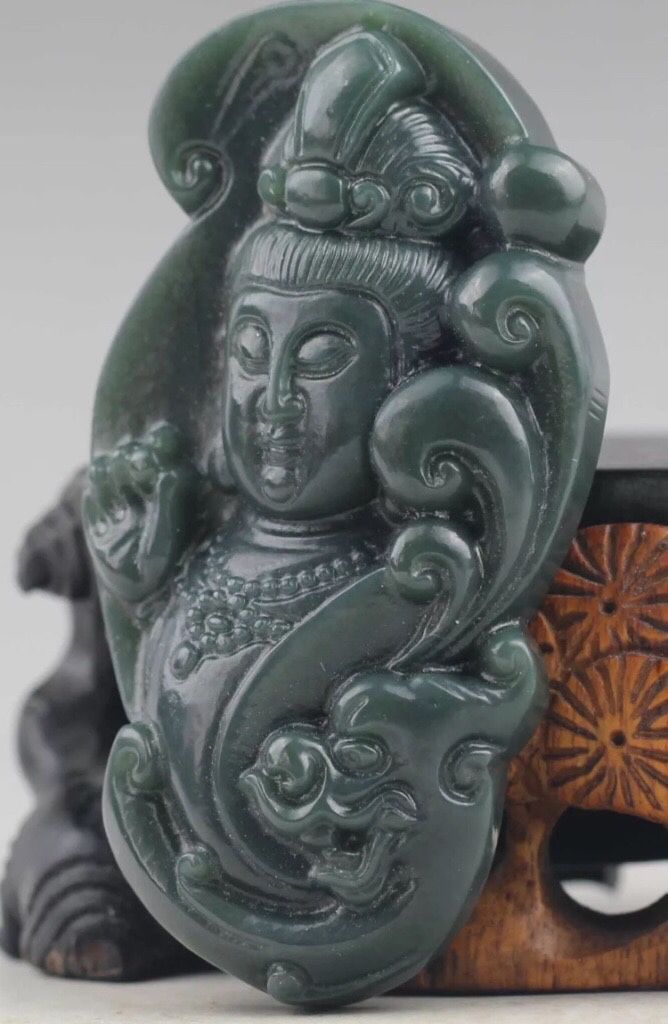 Jade handcarved Buddha Guanyin-Hetian Statue