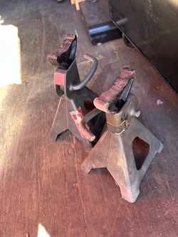 Daytona 3 ton jack stands
