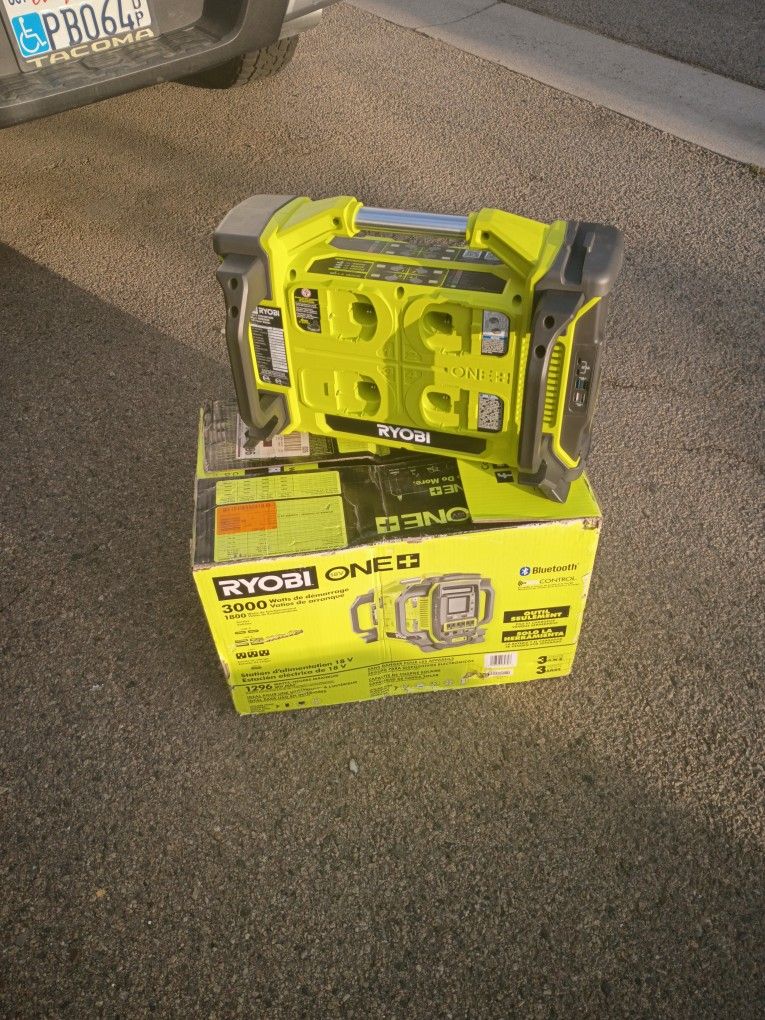 Ryobi 18 V Power Station 