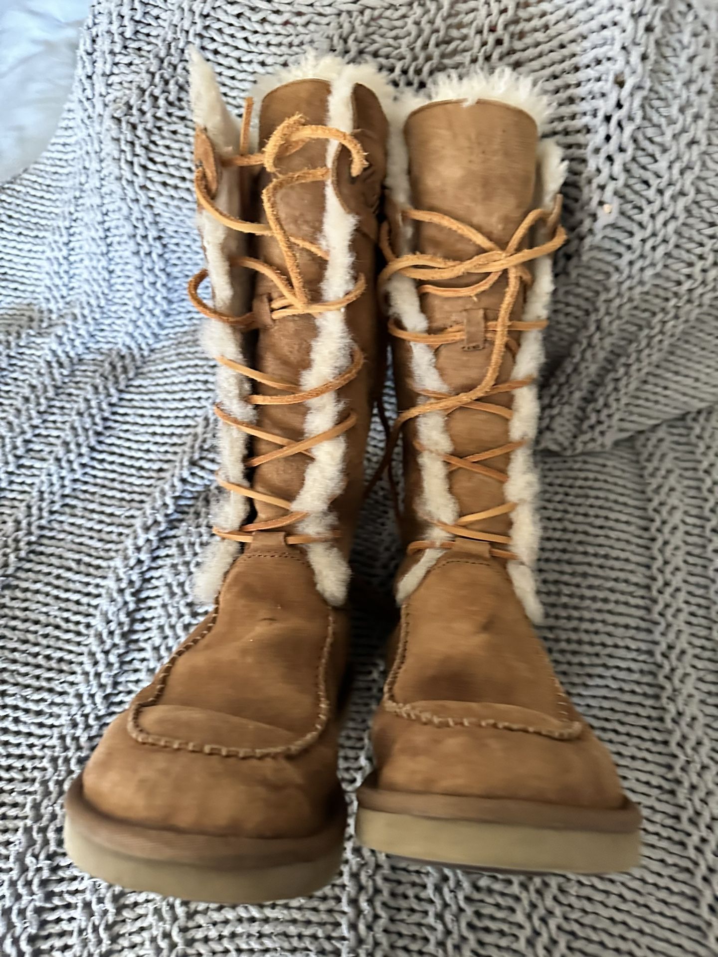 Women’s Lace Up Uggs