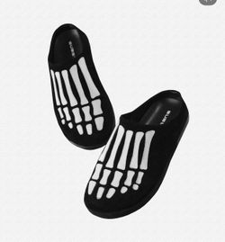 Bone Clogs Slip Ons Size 8 In Men’s  