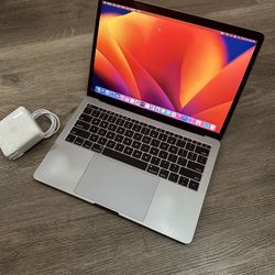 MacBook Pro  13-inch, 2017, Two Thunderbolt 3 ports