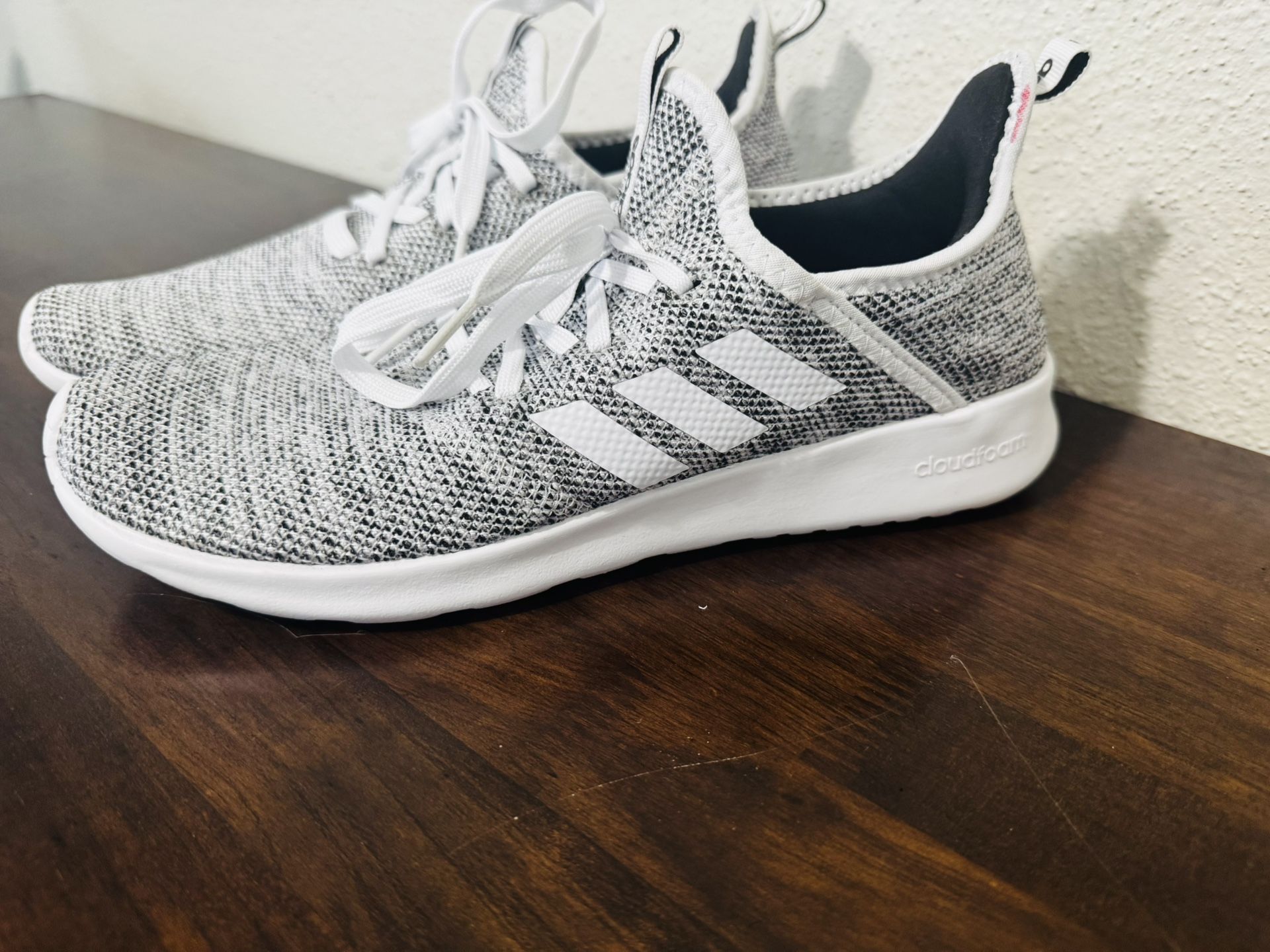 New Adidas Shoes US 9