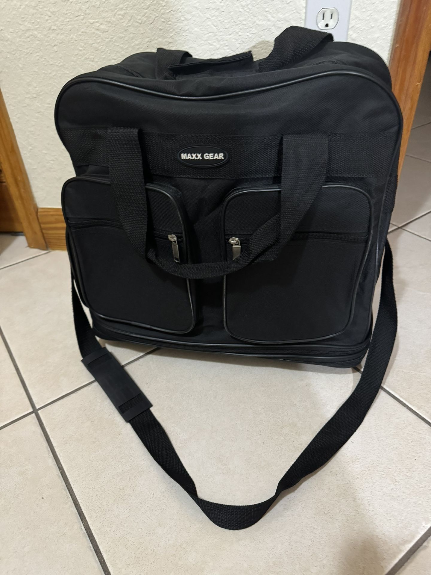 Adjustable Luggage Travel Duffle Roller Bag