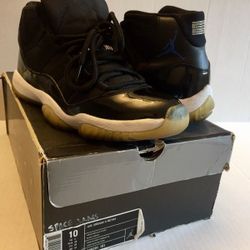 Retro Jordan's 11 space jams size 10 supreme Nike