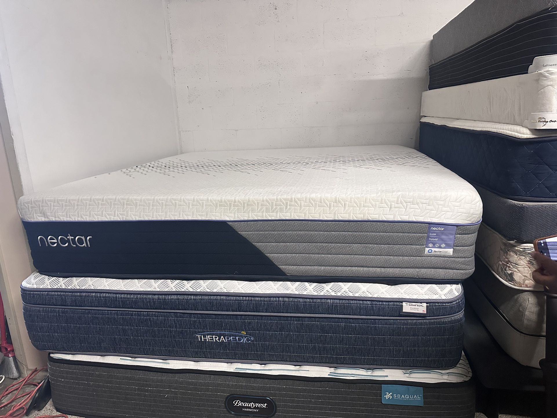 Nectar Luxe Hybrid King Mattress | 14" Thickness