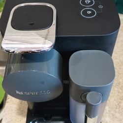 Delonghi Nespresso Lattissama 