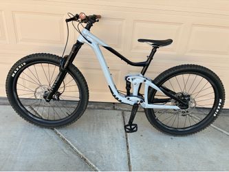 Men’s Bike 27.5 Full Suspension Giant