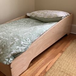 Sodura Zoom Toddler platform bed 