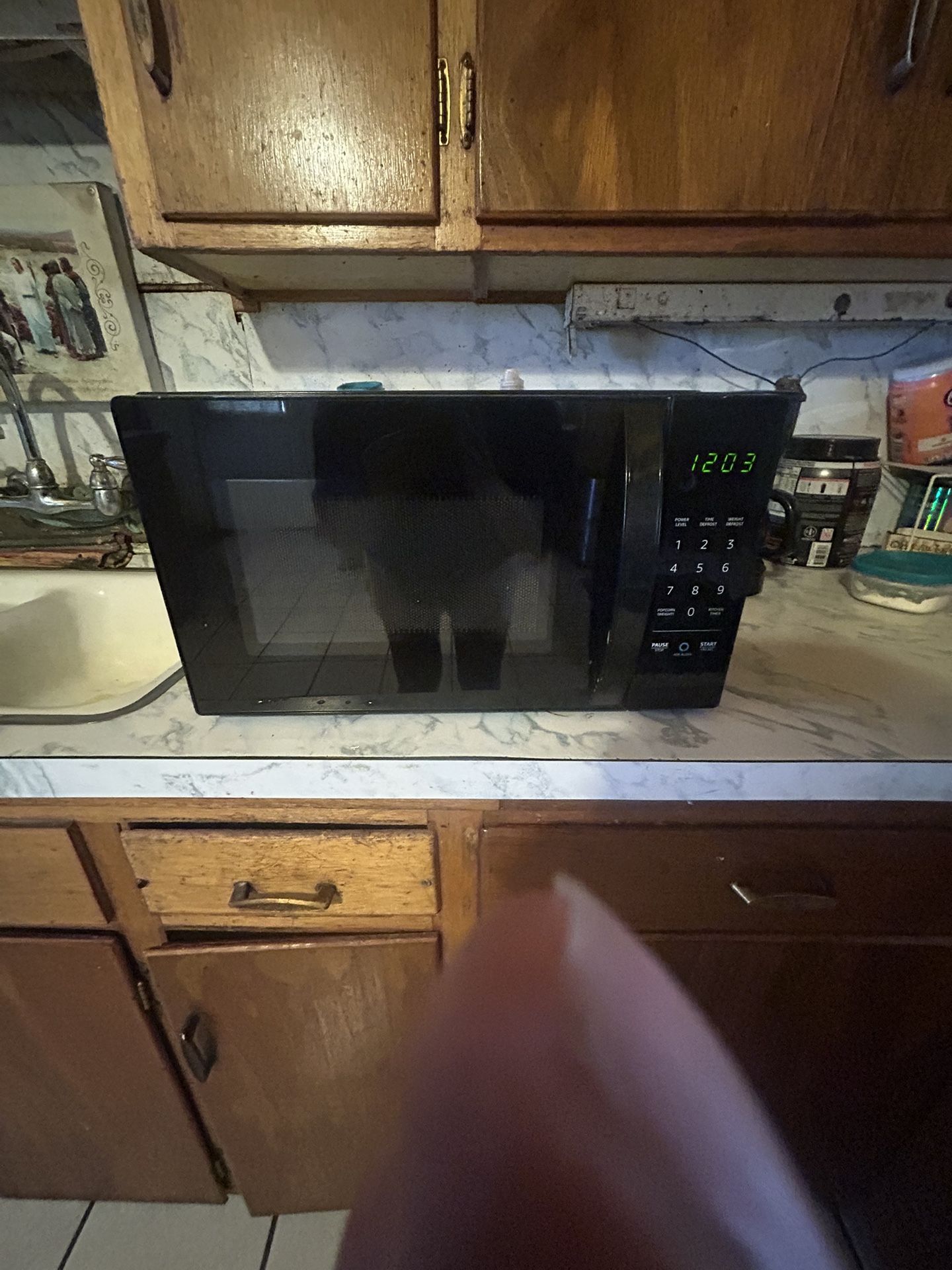Amazonbasics Microwave $35
