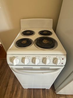 20 inch white Stove barely used works perfectly