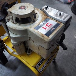 Briggs & Stratton Engine  With Electric Start