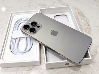 iPhone 16 Pro Max 256GB Natural Titanium – Factory Unlocked – Excellent Condition