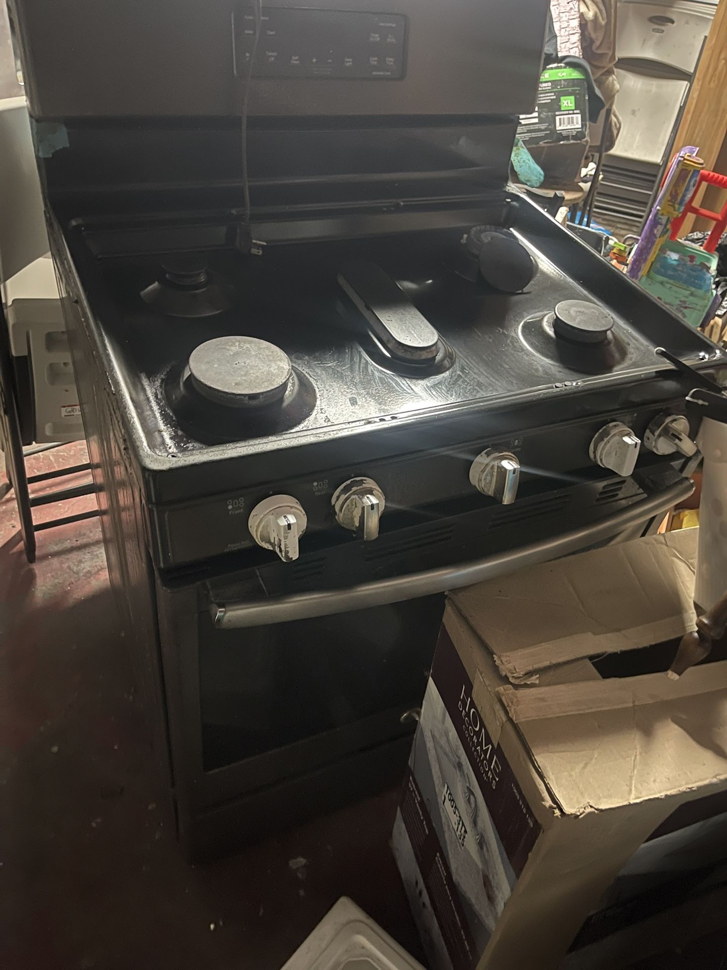 2 Stoves Both Work (1 Broken Oven)