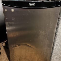 Mini Fridge 