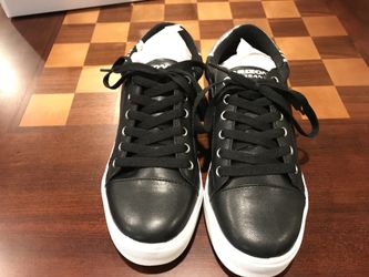 Brand New never worn Arizona Jeans CO Woman’s Shoes Size 7.5