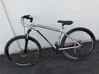 Diamondback Axis XE 27.5 Mountain Bike – 24 Speed – Disc Brakes