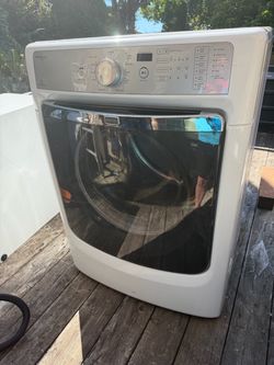 Maytag Maxima XL Gas Dryer with drawer