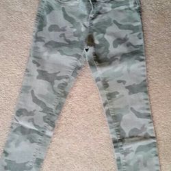 Boy's camo Pants Old Navy Size 10