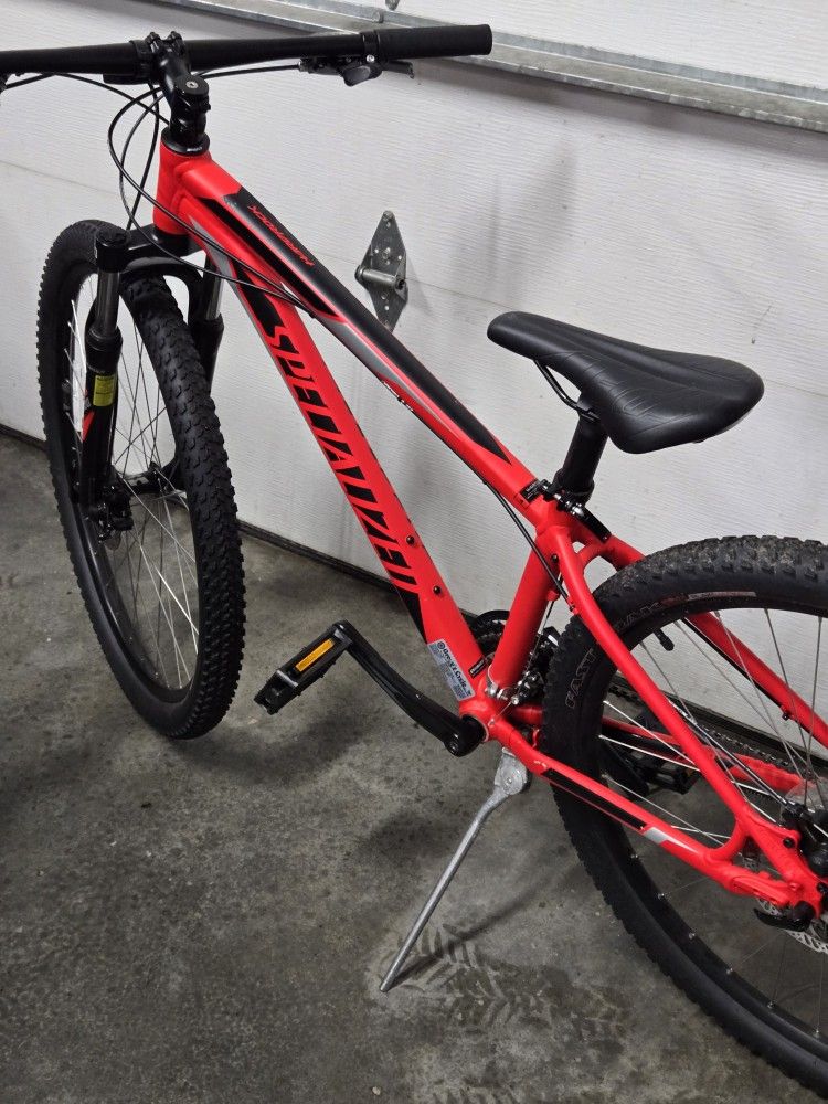 BIKE, SPECIALIZED HARD ROCK MOUNTAIN BIKE.