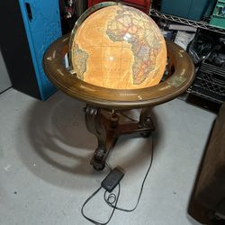 Unique National Geographic Everest Globe