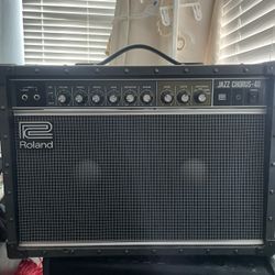 Roland JC 40 With Cover 