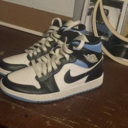Air Jordan 1 Mid