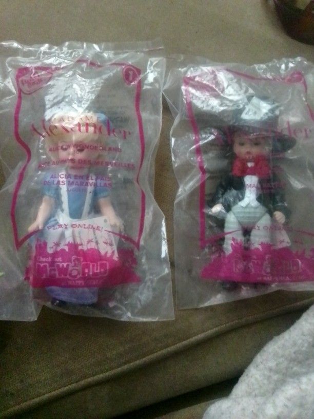 Collectables Alice And Mad Hatter