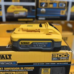 DEWALT 20V MAX XR POWERSTACK Lithium-lon Battery Starter Kit with 5.0Ah Battery and Charger