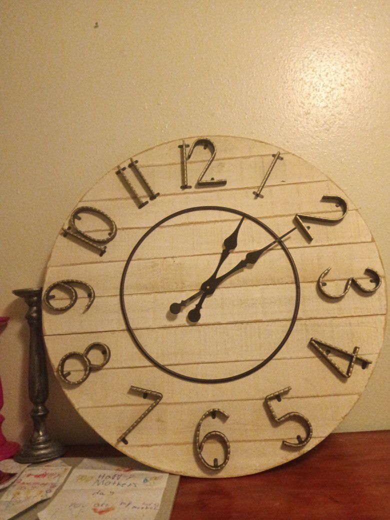 Huge Clock 