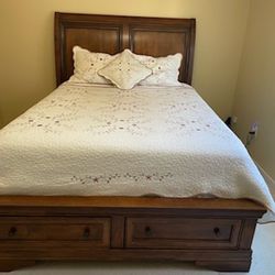 Queen Size Bedroom Set Headboard Footboard Hardwood