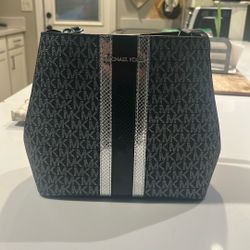 Micheal Kors Purse