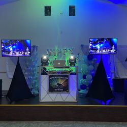 DJ