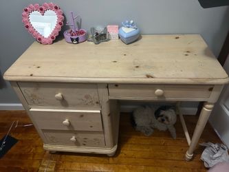 Thomasville First Impressions Ribbons and Bows collection Desk