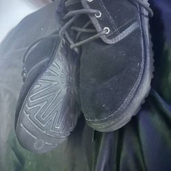 Authentic  UGG brand  Neumel Chukka Boots Shoes Black