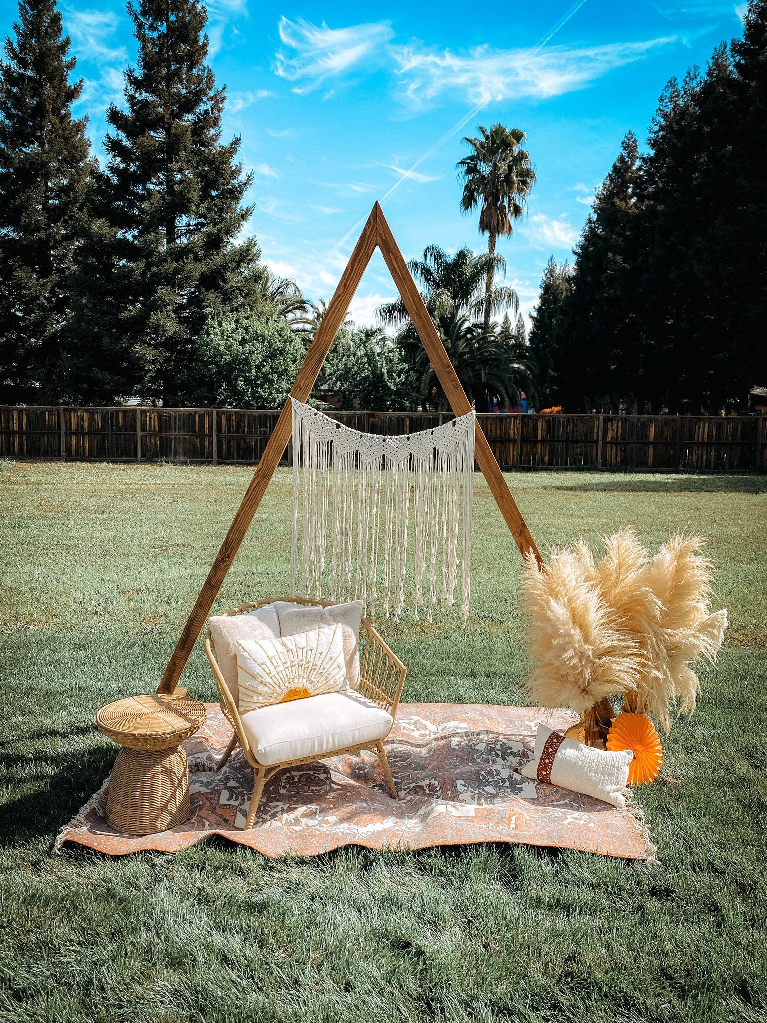 Wood Triangle Alter