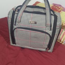 London Fog Under Seat Luggage 