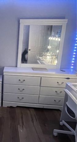 Dresser with mirror